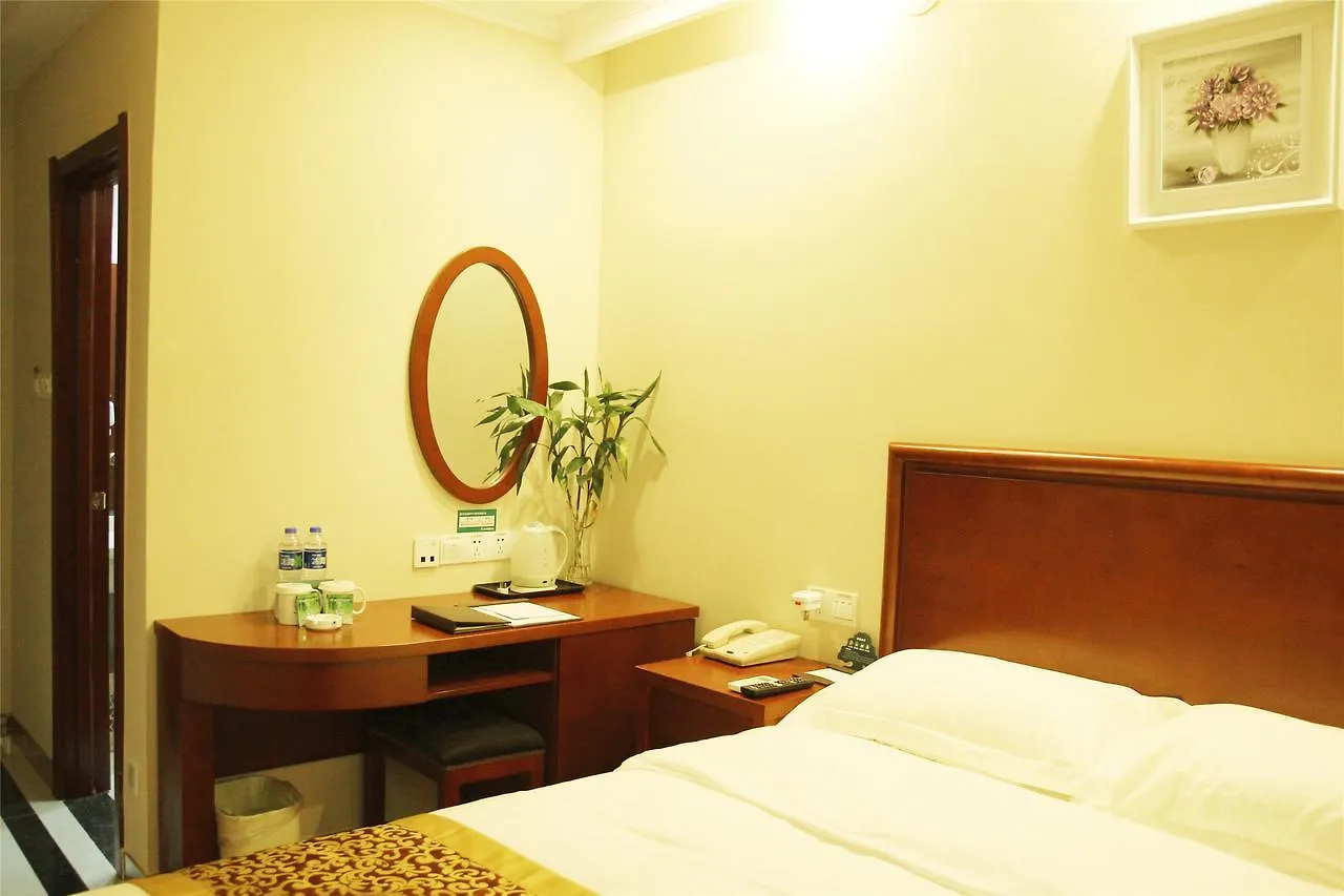 Greentree Inn Henan Zhoukou Wenming Road Business Hotel 3*,  الصين